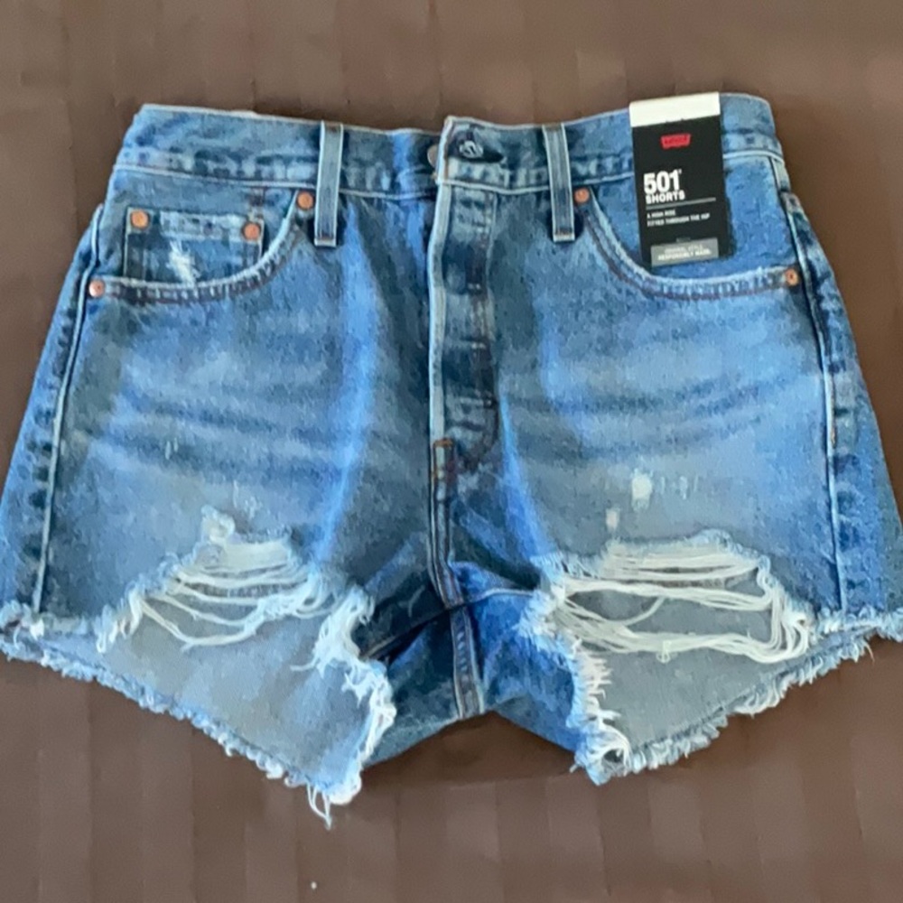 BNWT Levi’s Original Fit HR Shorts